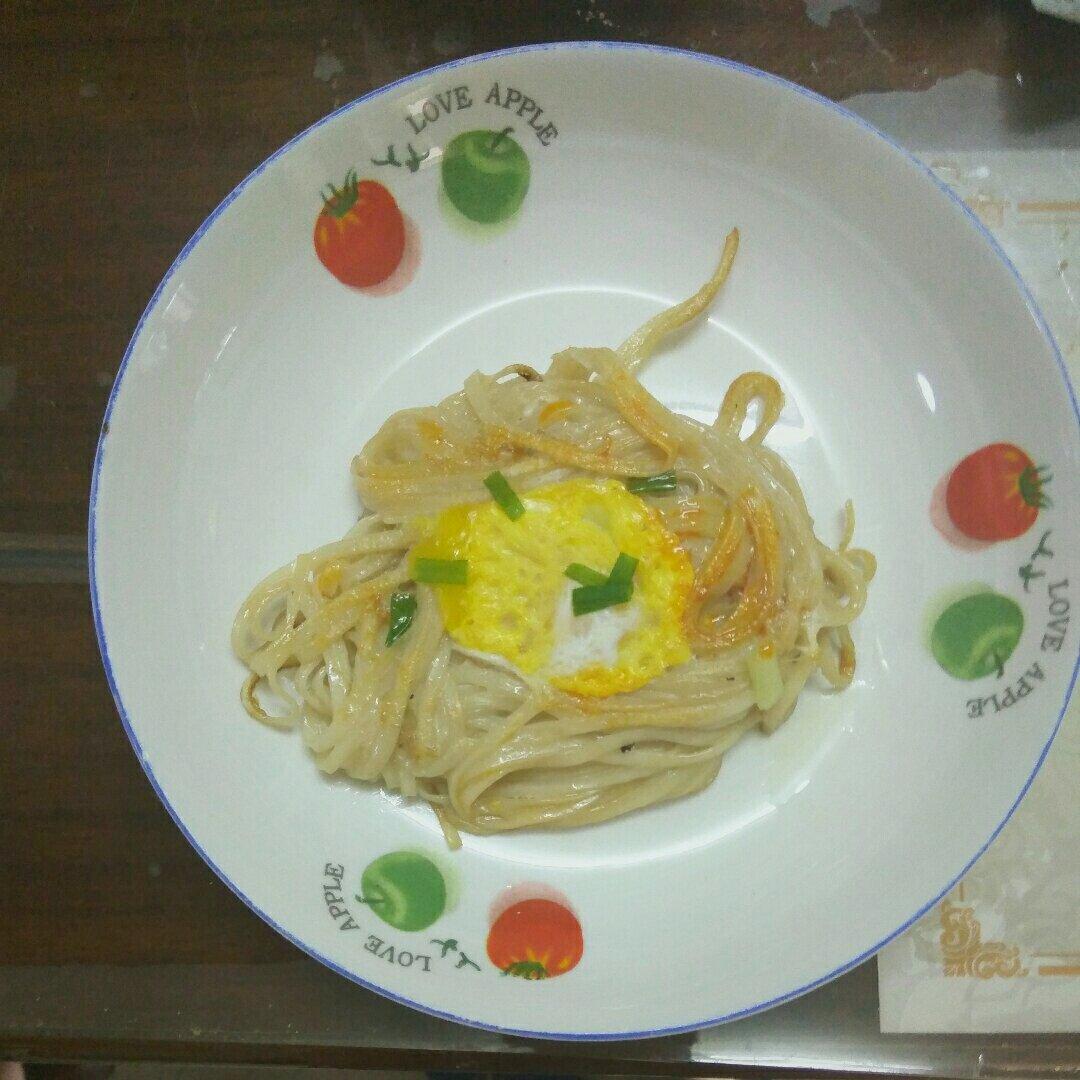面条变身鸟巢蛋饼
