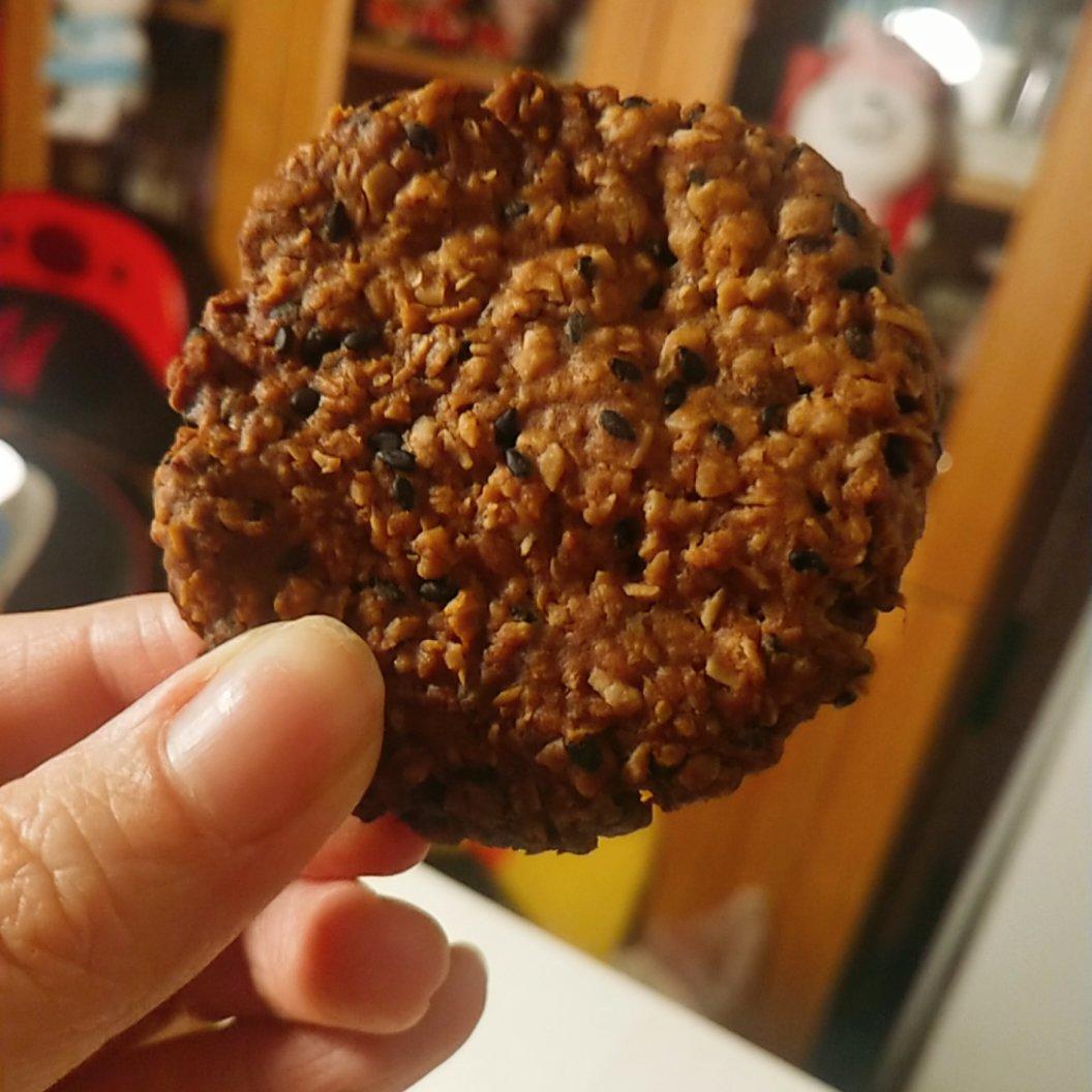 素食:有机燕麦芝麻大饼干
