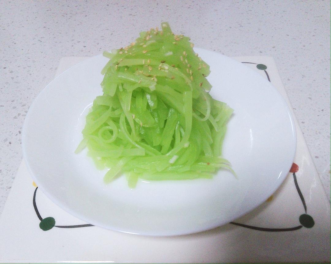 凉拌莴笋丝