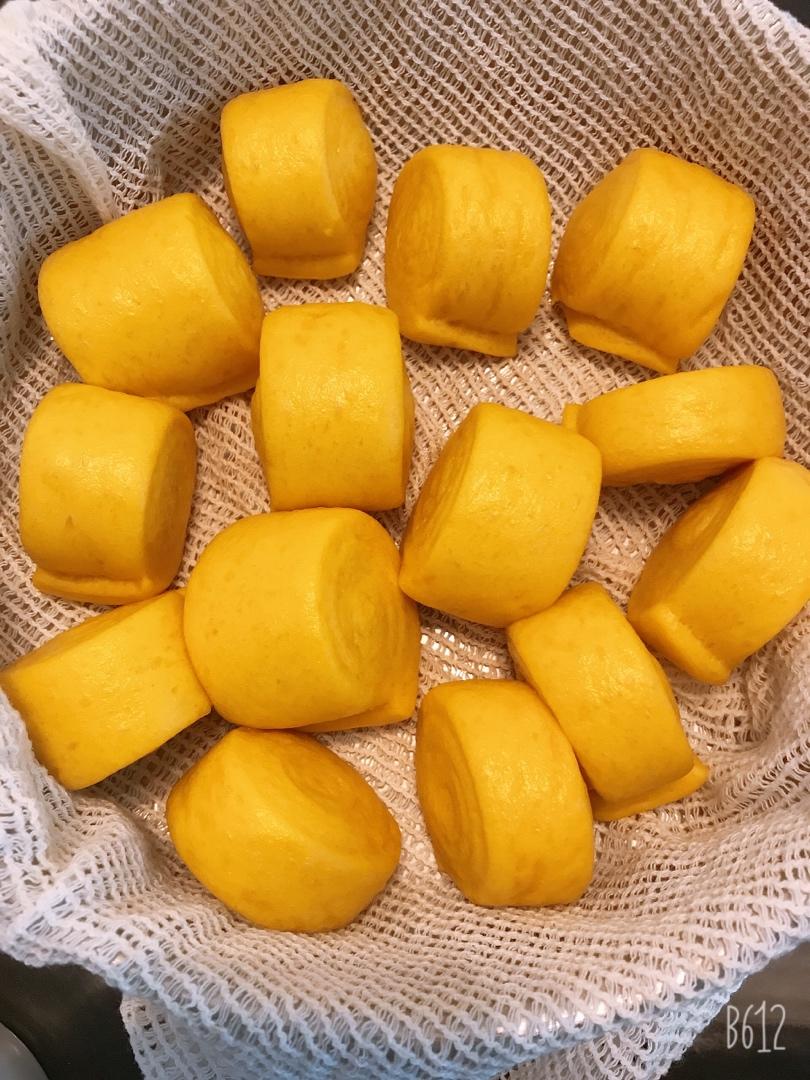 新手也可以--详解如何做出人见人爱、金黄的南瓜馒头