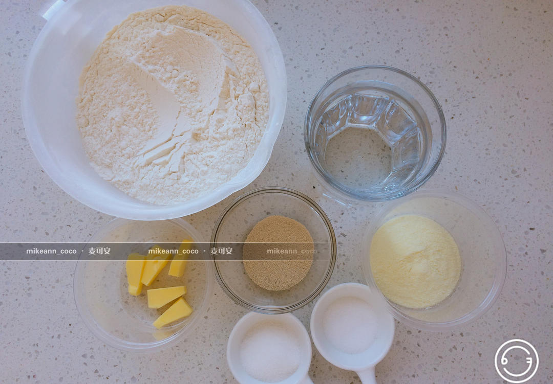 纯奶手撕吐司的做法 步骤1