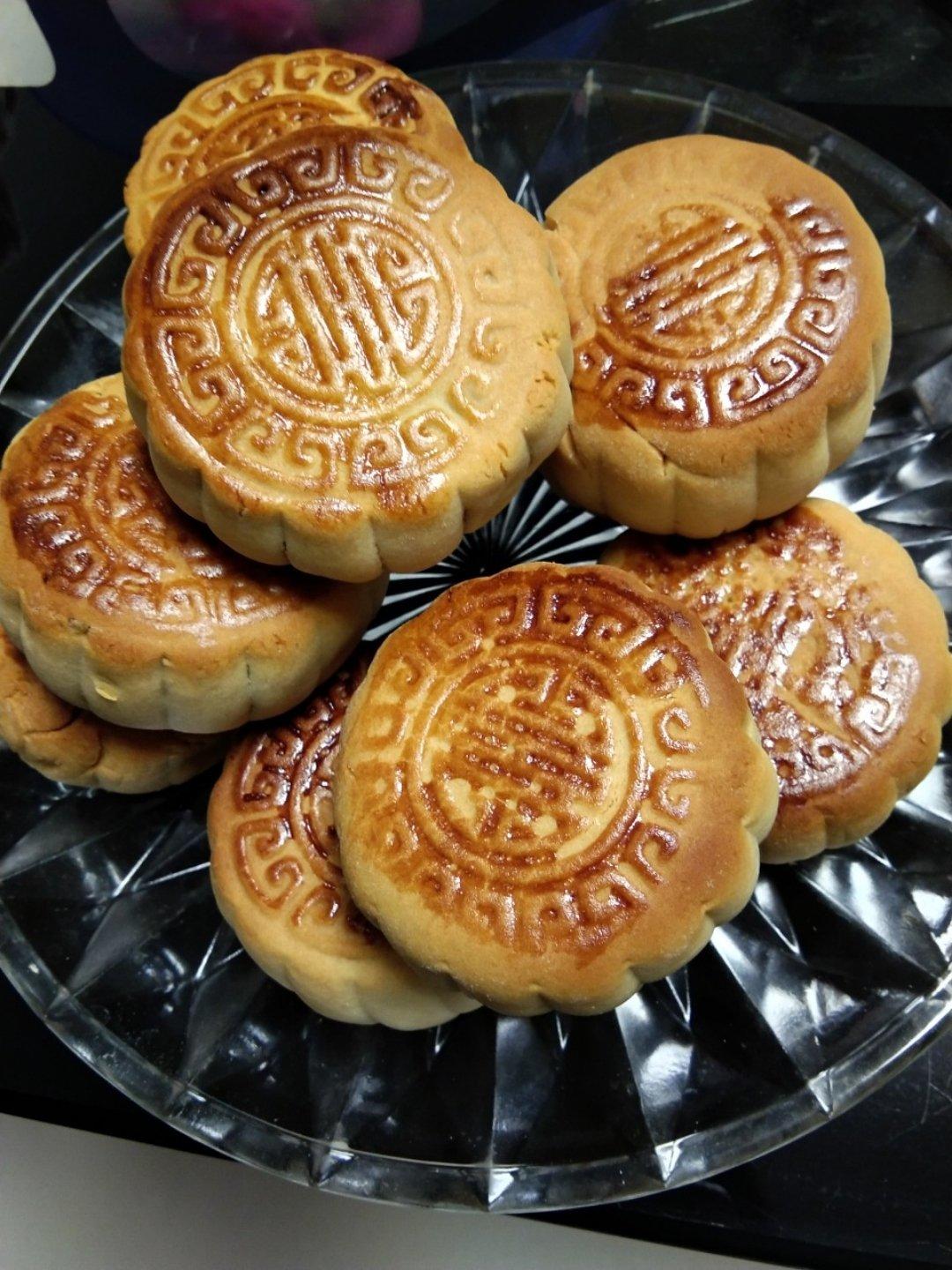 广式莲蓉月饼（75克、50克、各种规格都有）