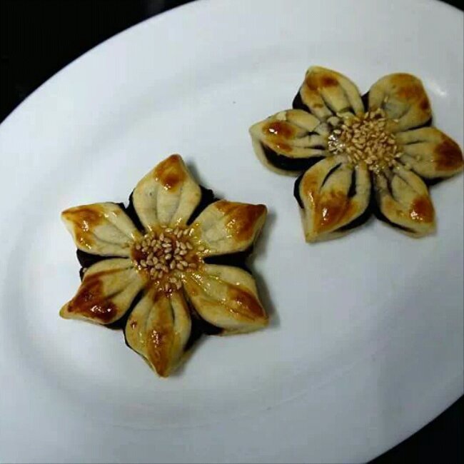 猪油版的各种酥（叉烧酥 紫荆花酥 菊花酥 元宝酥 ）