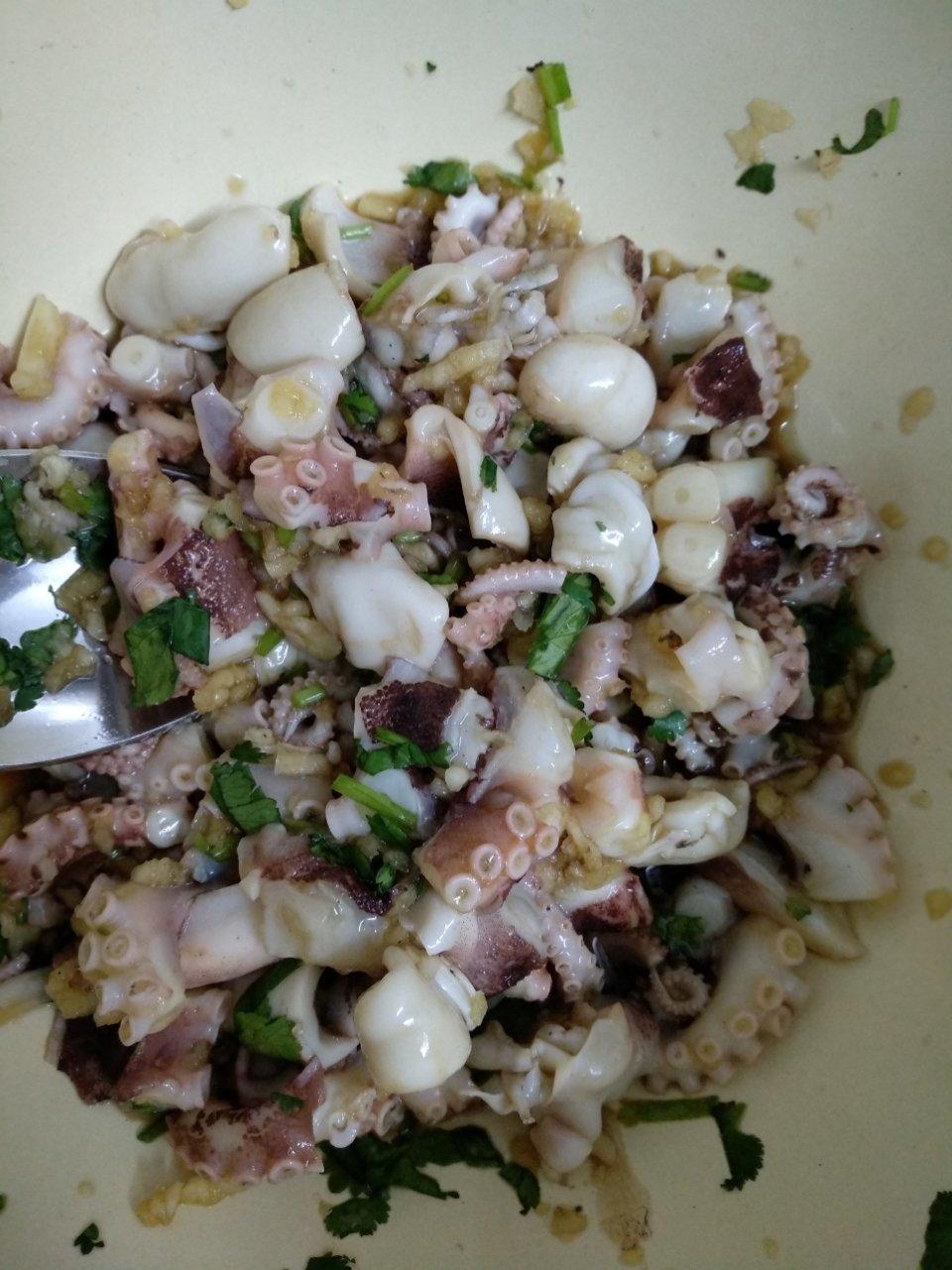 生呛八带鱼（章鱼）