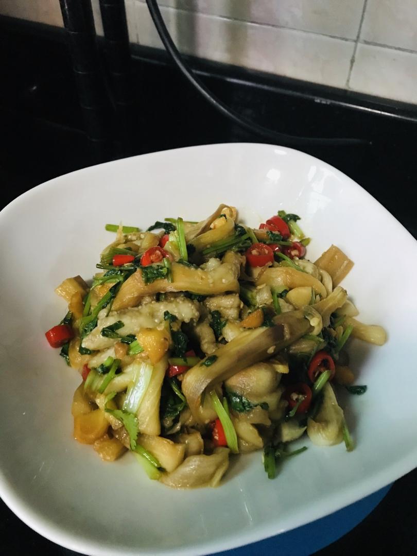 夏天必备可口菜-凉拌茄子🍆