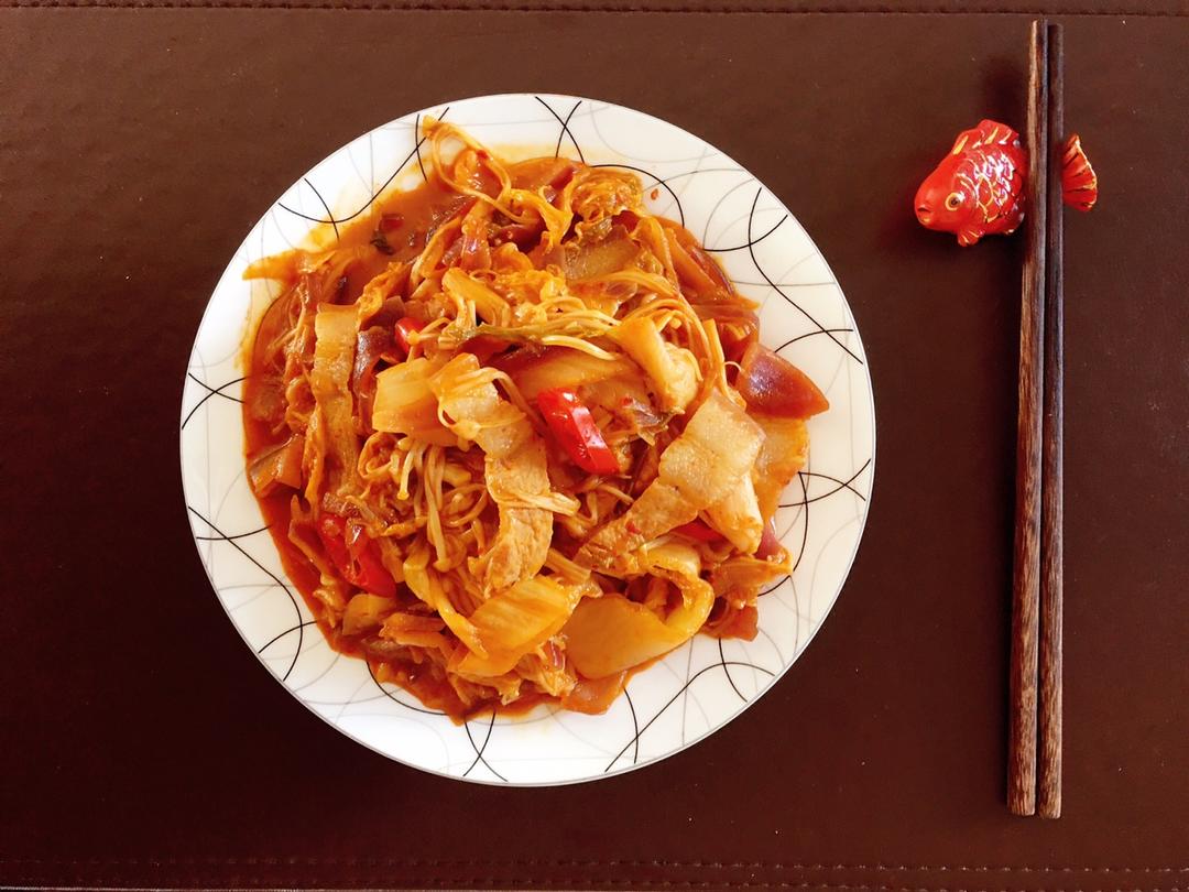 辣白菜炒五花肉
