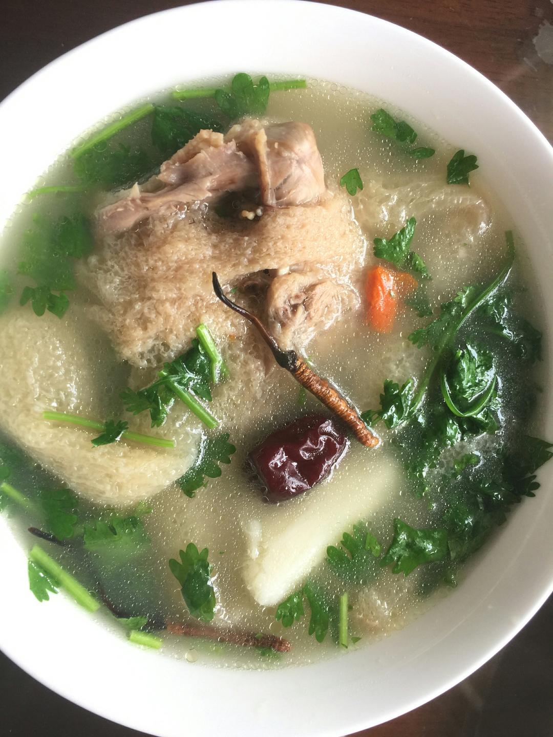 虫草竹荪鸽子汤的做法