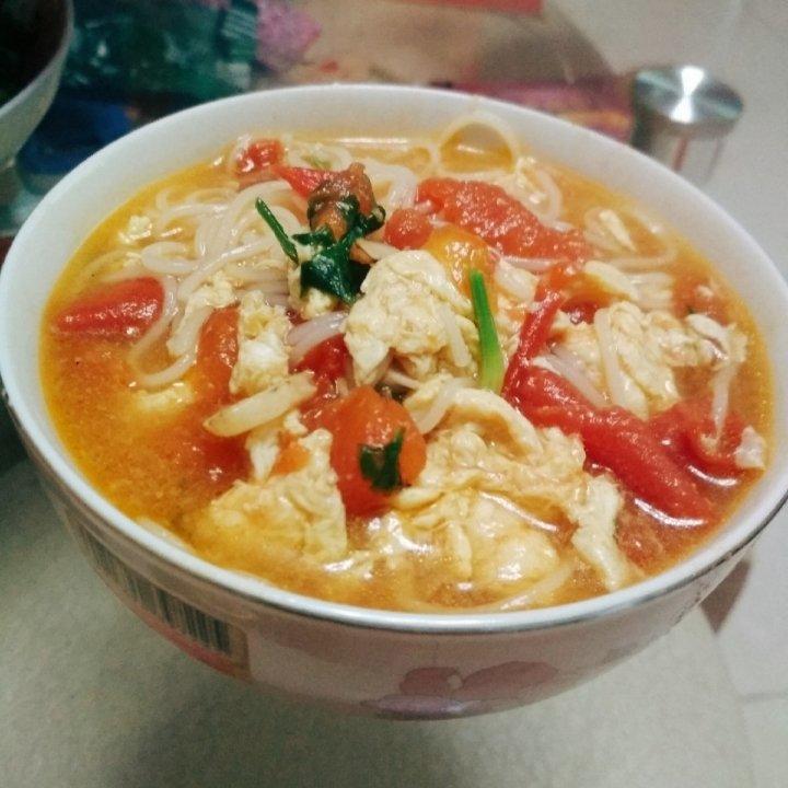 最家常的普通汤面——西红柿鸡蛋龙须面