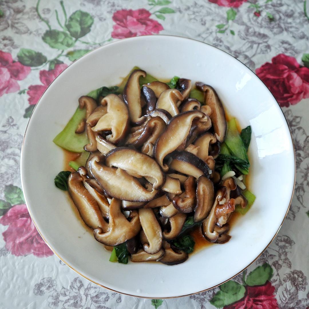 老丁的私房菜-香菇炒油菜