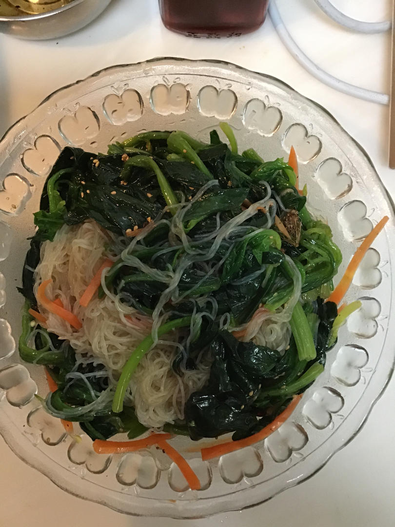 开胃爽口又营养的菠菜拌粉丝