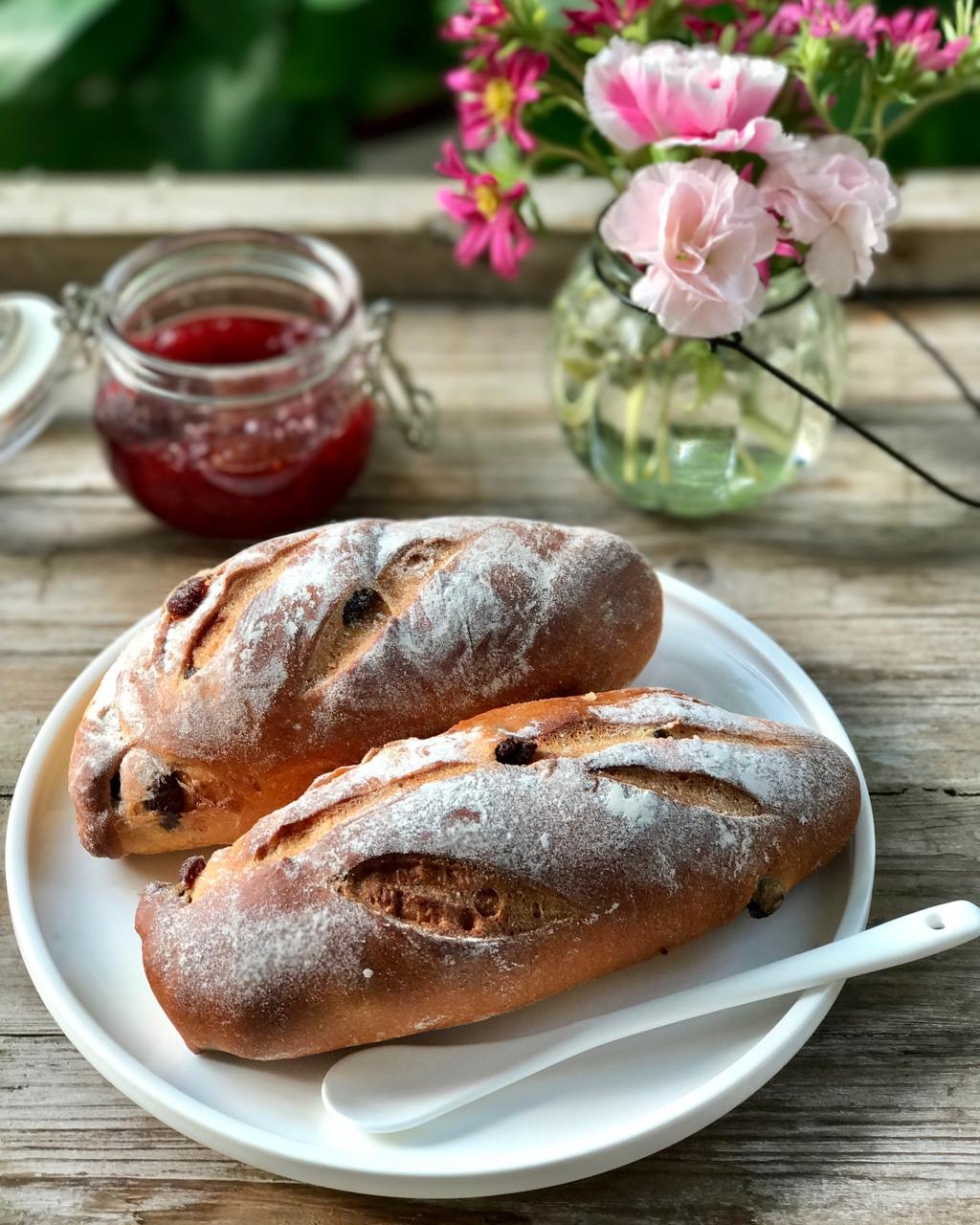 茉莉的太阳花做的蓝莓奶酪面包
