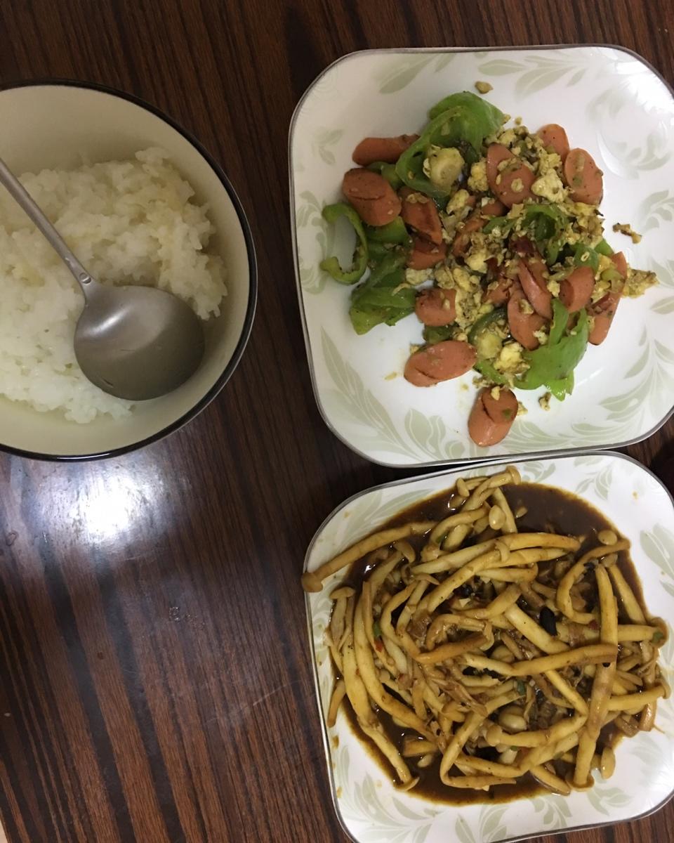 快手菜-青椒鸡蛋炒火腿