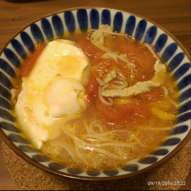 最家常的普通汤面——西红柿鸡蛋龙须面