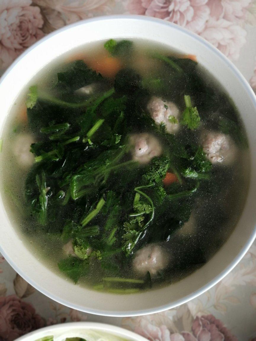 菠菜丸子汤
