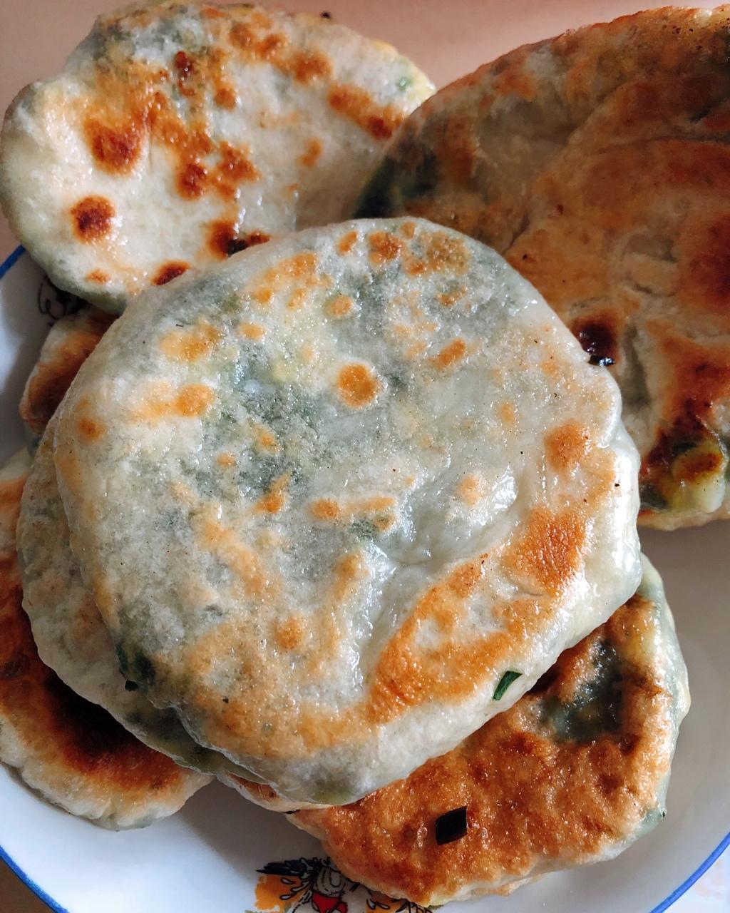 小考拉 的母后做的薄皮韭菜饼