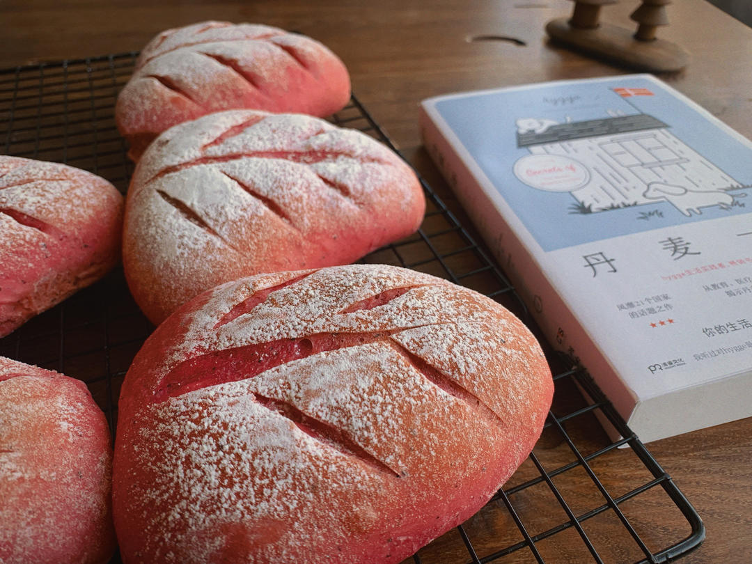 外软里糯❗️超多料㊙️火龙果麻薯坚果软欧包❗️