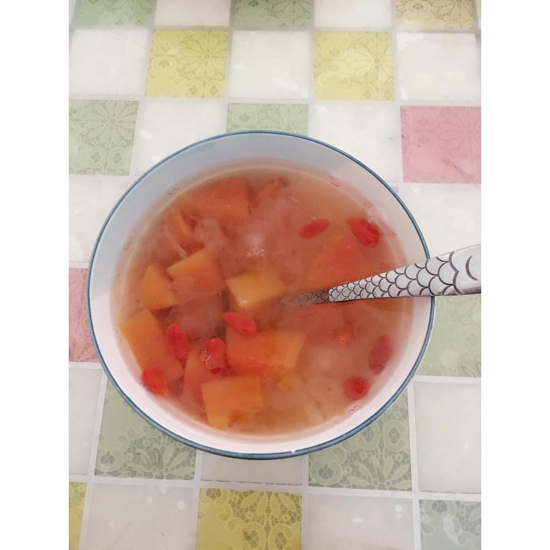 木瓜银耳莲子汤