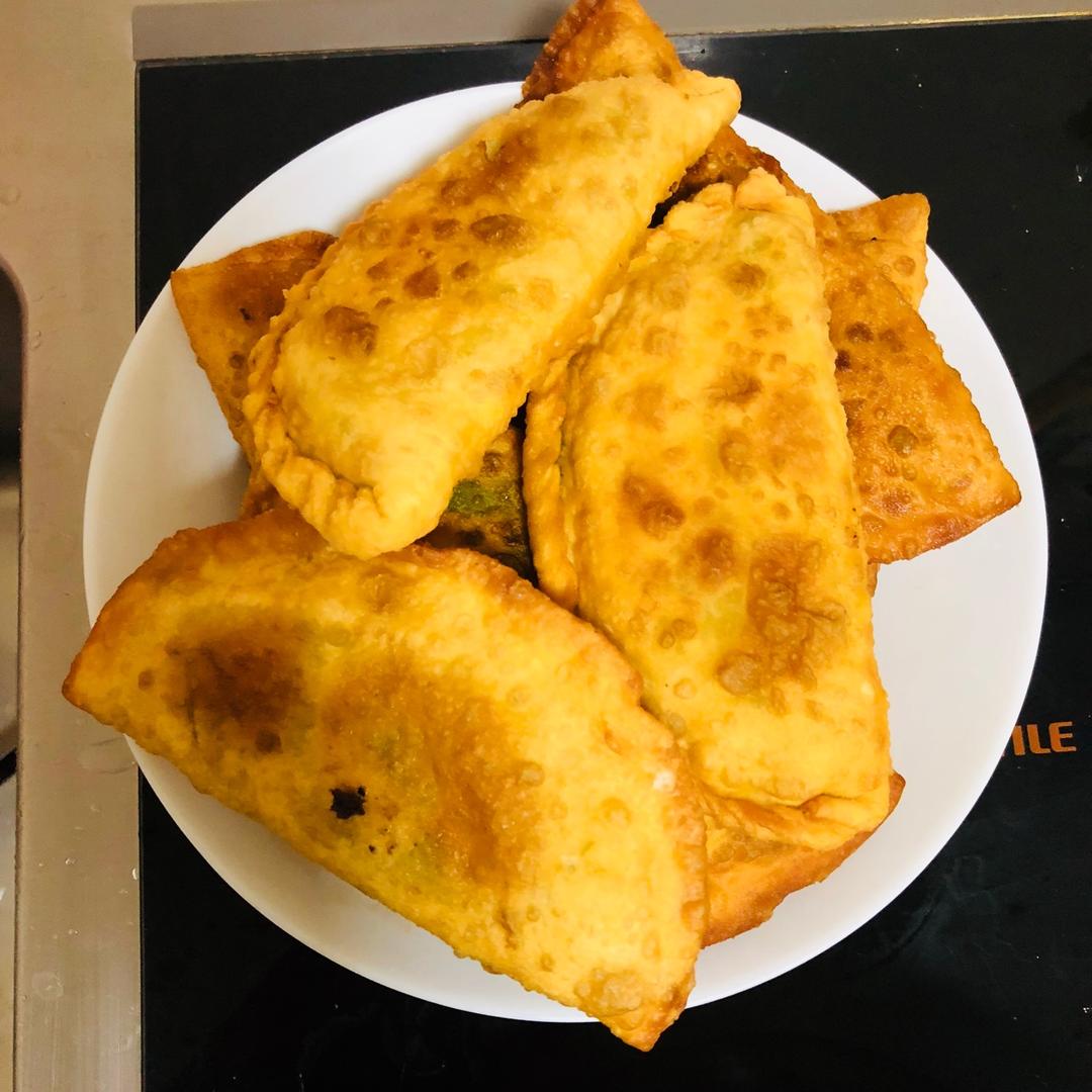 晟夫人做的鲜香韭菜盒子