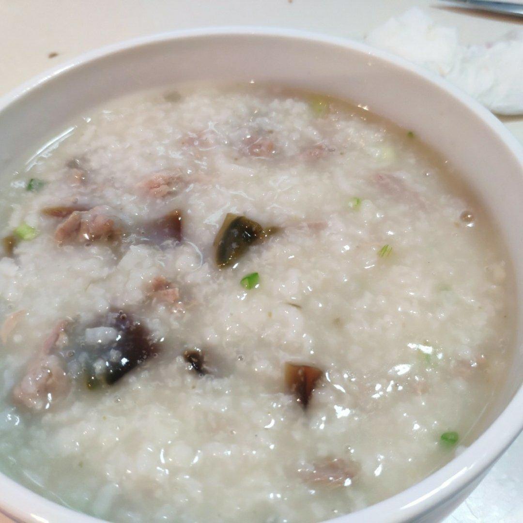 十五分钟快手之香滑皮蛋瘦肉粥(附五分钟电饭煲电压力锅更快捷方法)