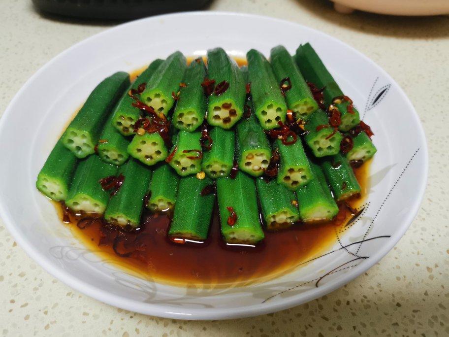 做法超简单的蒜蓉秋葵