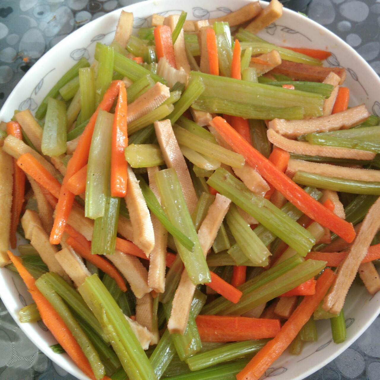 西芹洋葱炒豆腐干