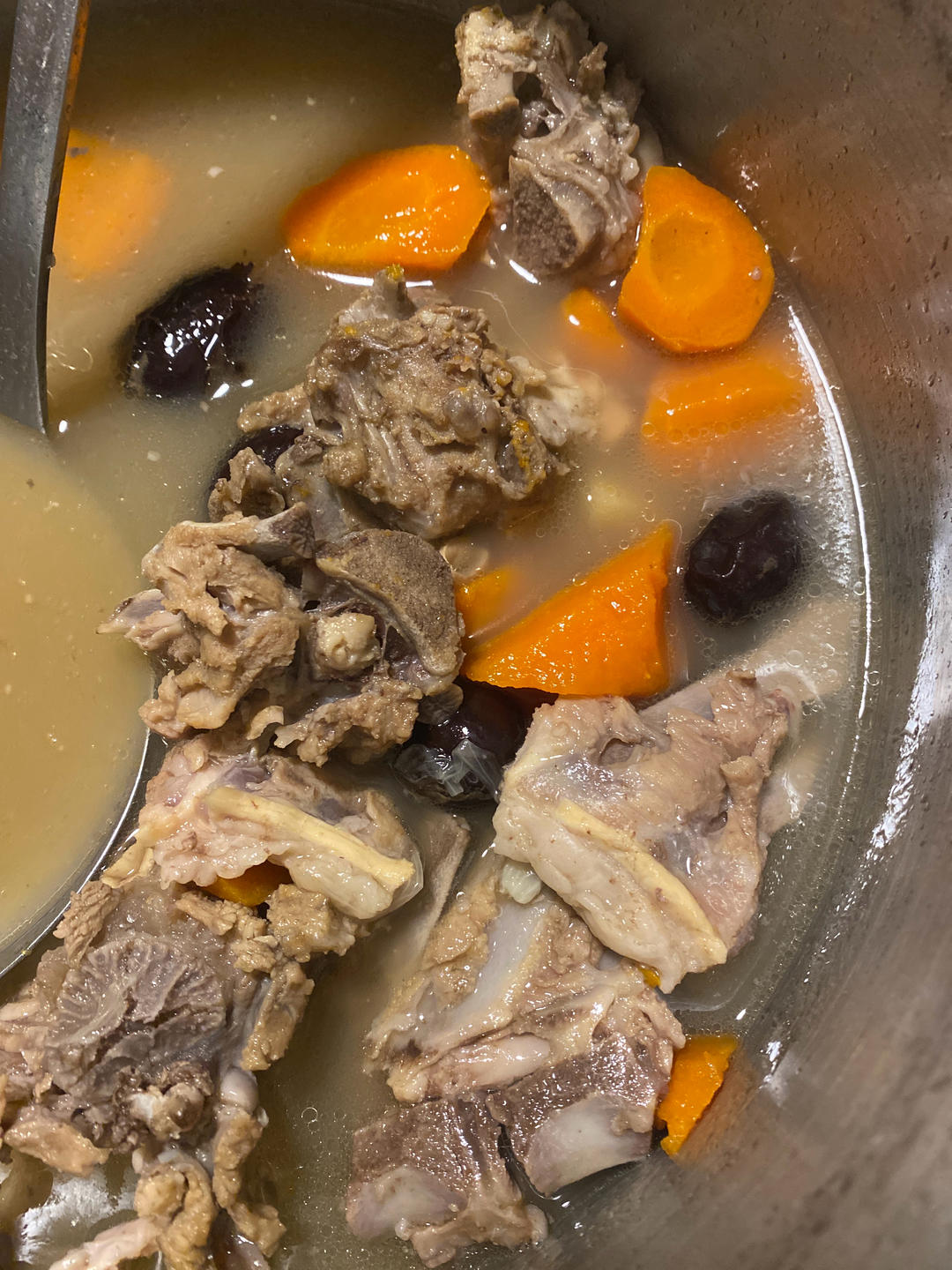 白汤羊蝎子炖萝卜