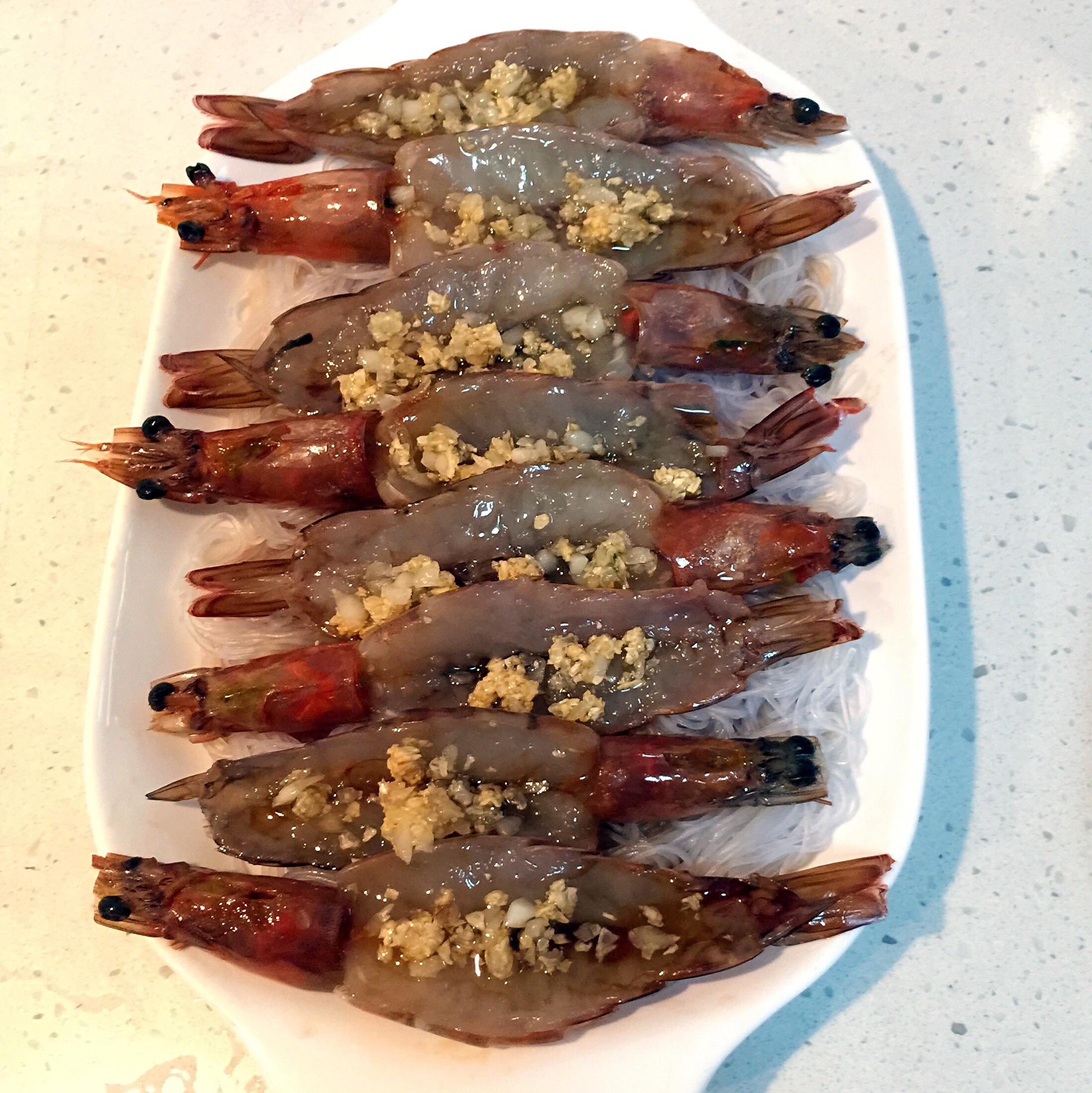金蒜蒸虾的做法 步骤7