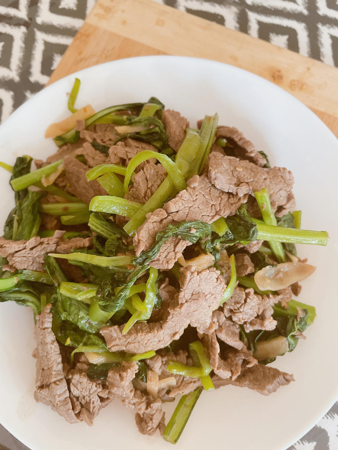 厨师长教你：“青椒牛肉丝”的家常做法，家乡的味道，先收藏了