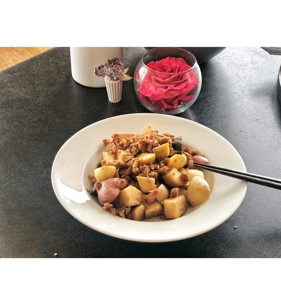 金枪鱼煮土豆