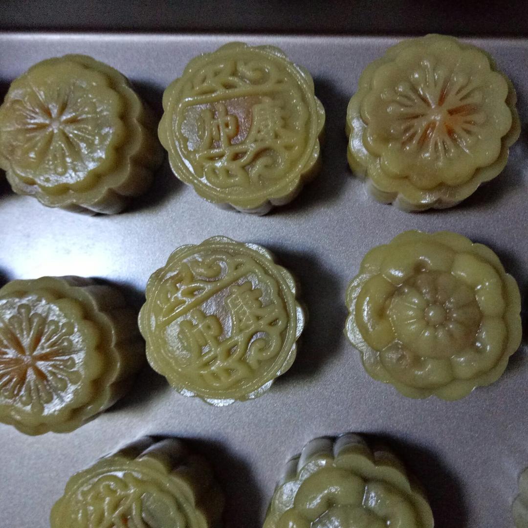 广式月饼—蛋黄莲蓉月饼