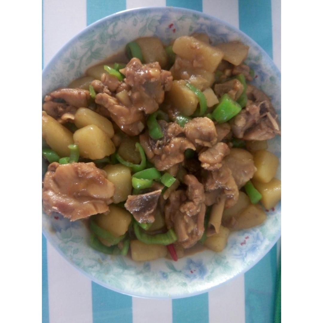 土豆焖鸡腿