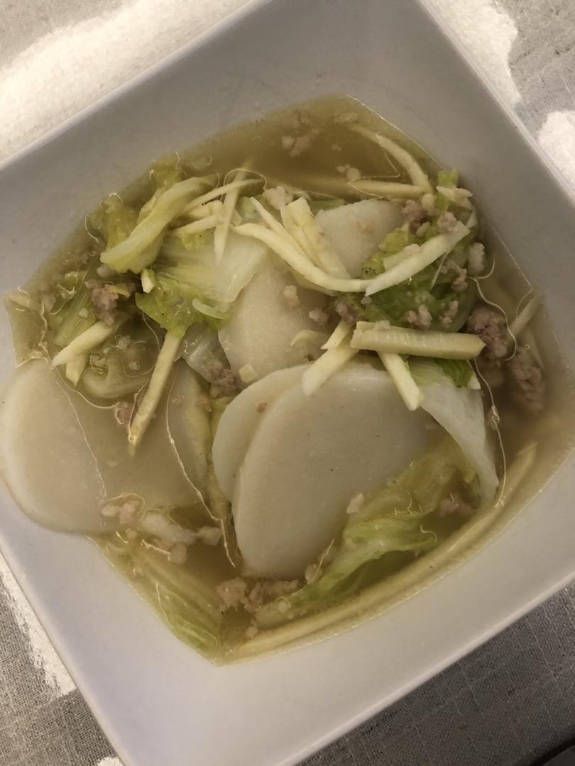 【白菜肉丝年糕汤】