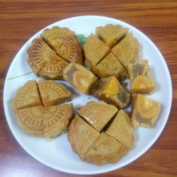 广式月饼——蛋黄莲蓉月饼