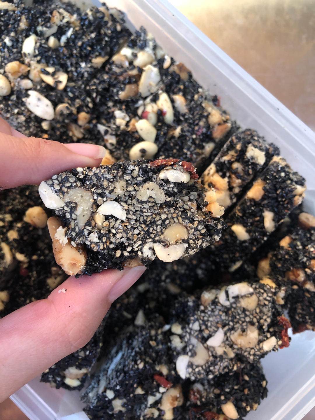 枸杞核桃花生黑芝麻片