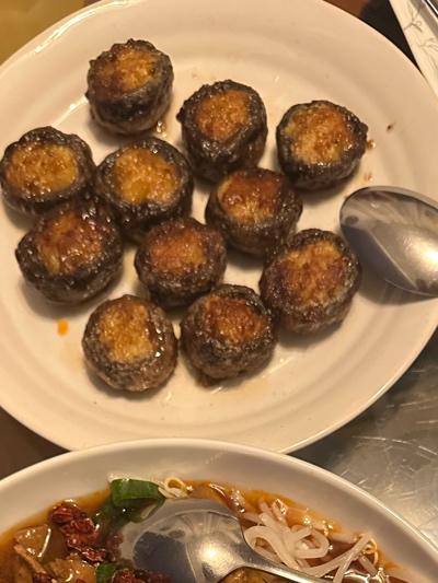 一口爆汁的虾滑酿口蘑