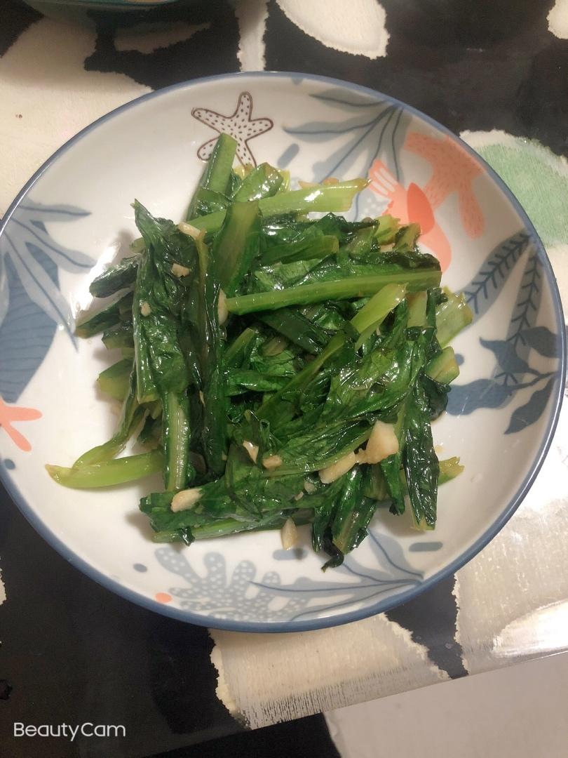 蒜蓉耗油清炒油麦菜，减脂快手菜，宝宝超爱，傻瓜步骤，屡试不爽，好吃且下饭，鲜香爽口！！