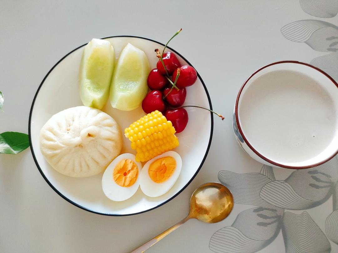 芸豆肉丁大包子