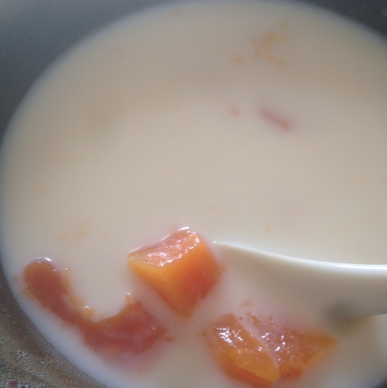 鲜奶炖木瓜