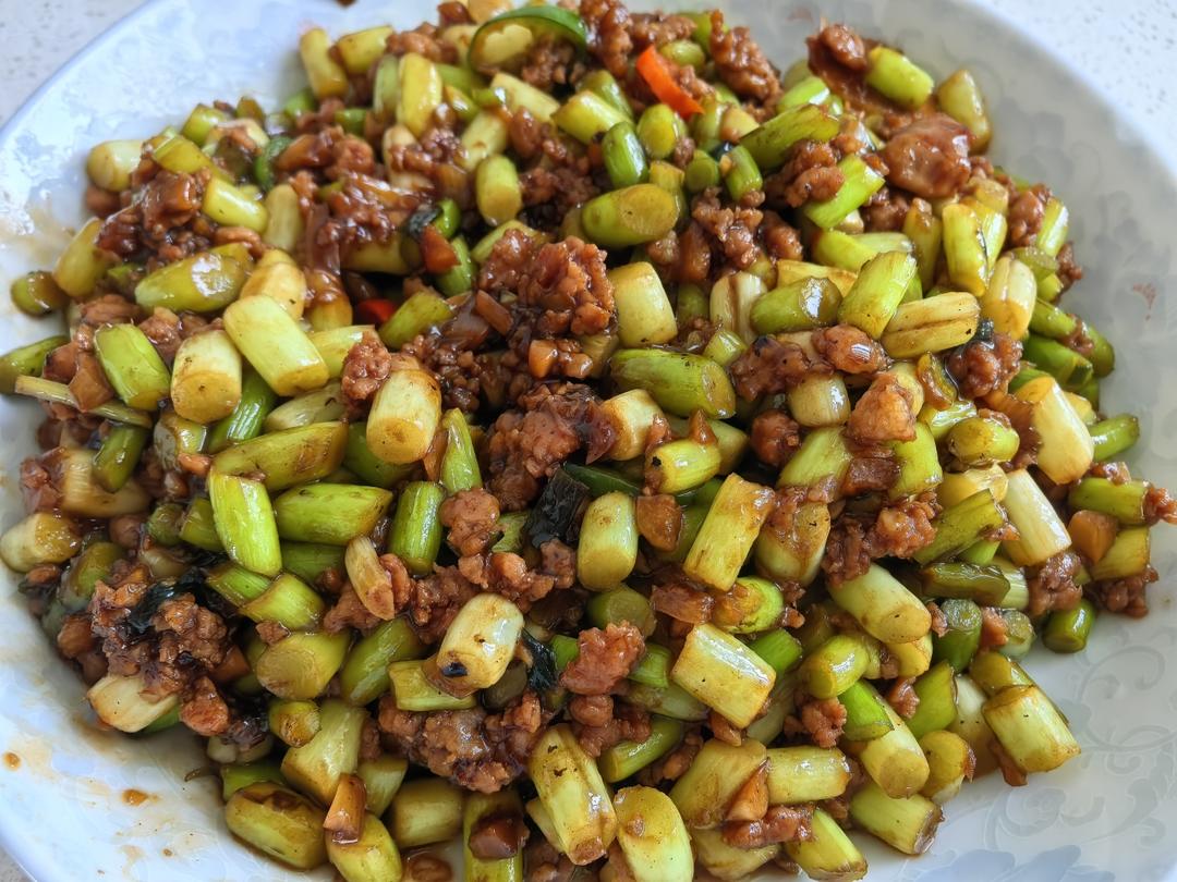 蒜苔炒肉末，三碗米饭都不够吃