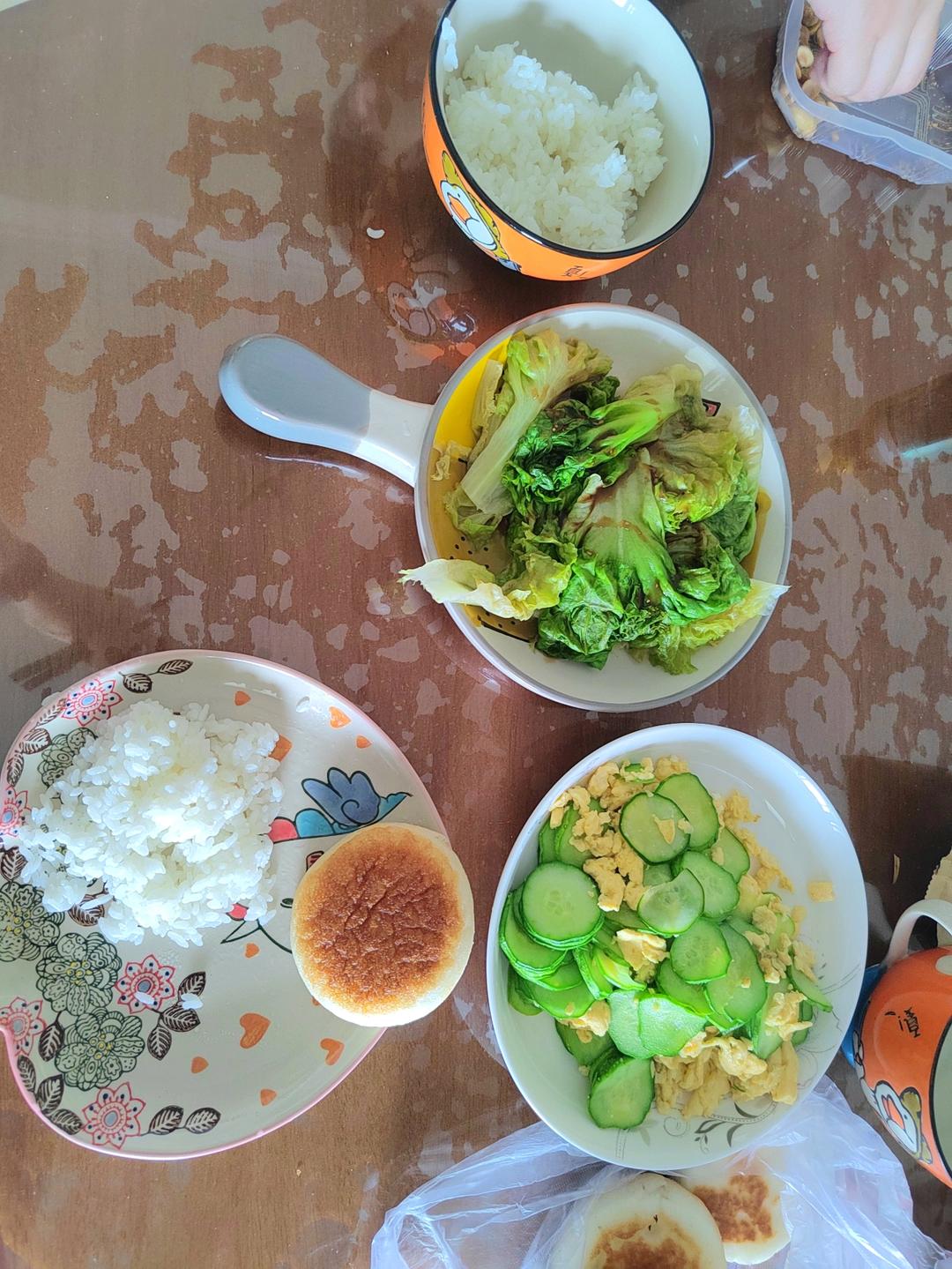 黄瓜炒鸡蛋