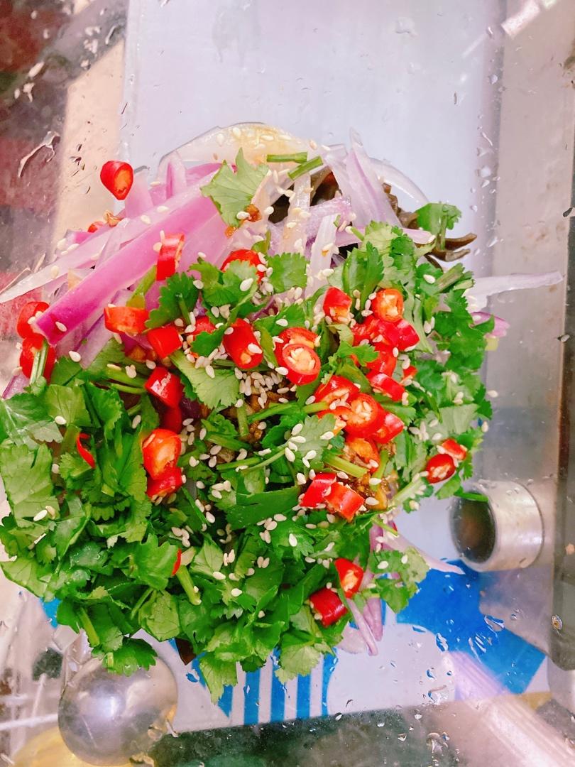 凉拌洋葱木耳
