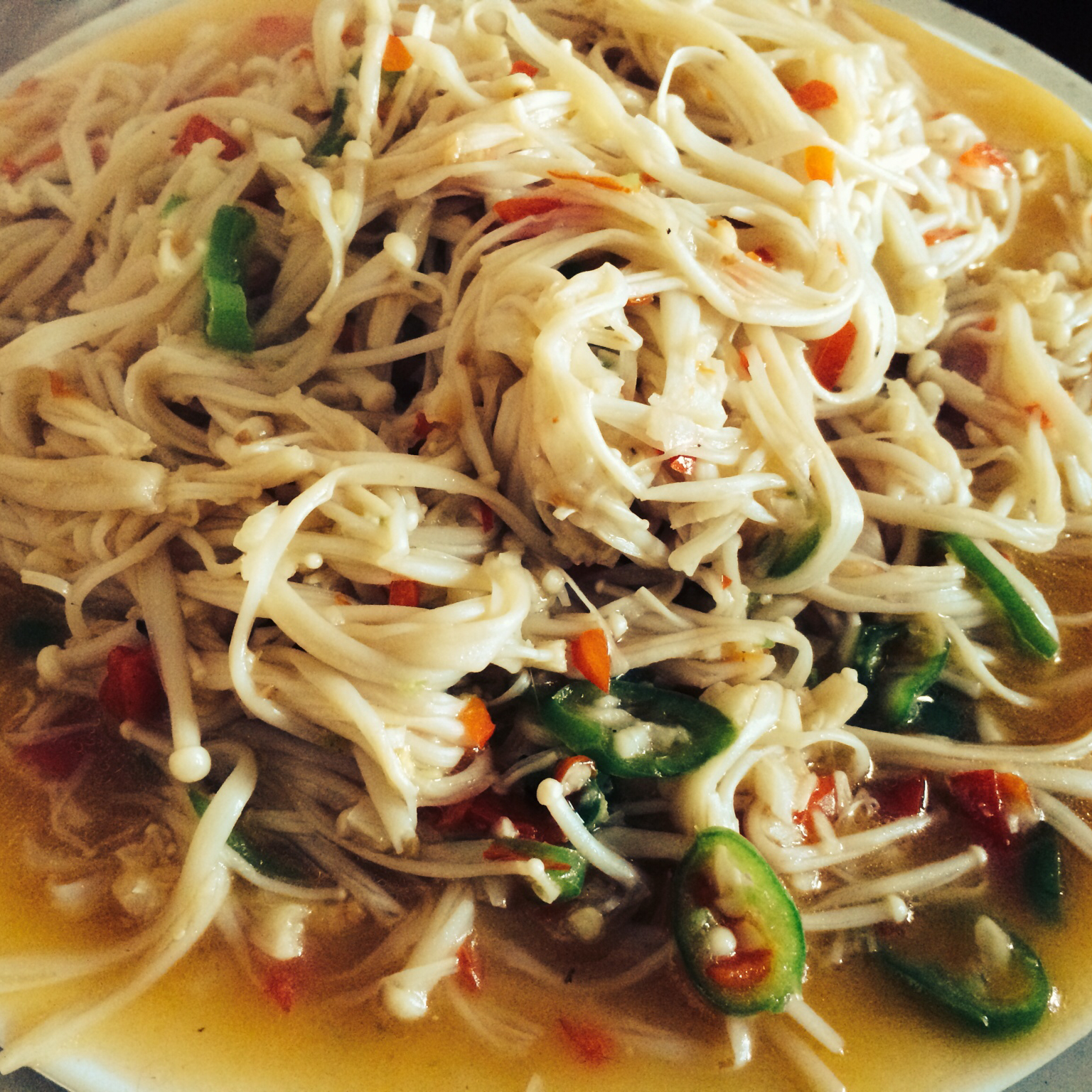 家常菜 清炒金针菇 杨妈妈的小厨房做的清炒金针菇