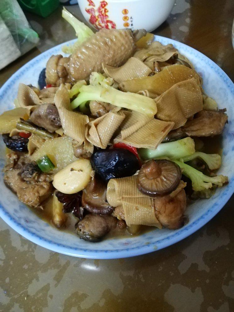 香菇黄焖鸡