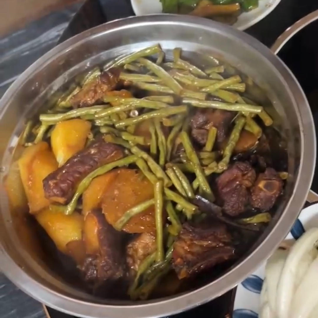 红烧排骨炖豆角