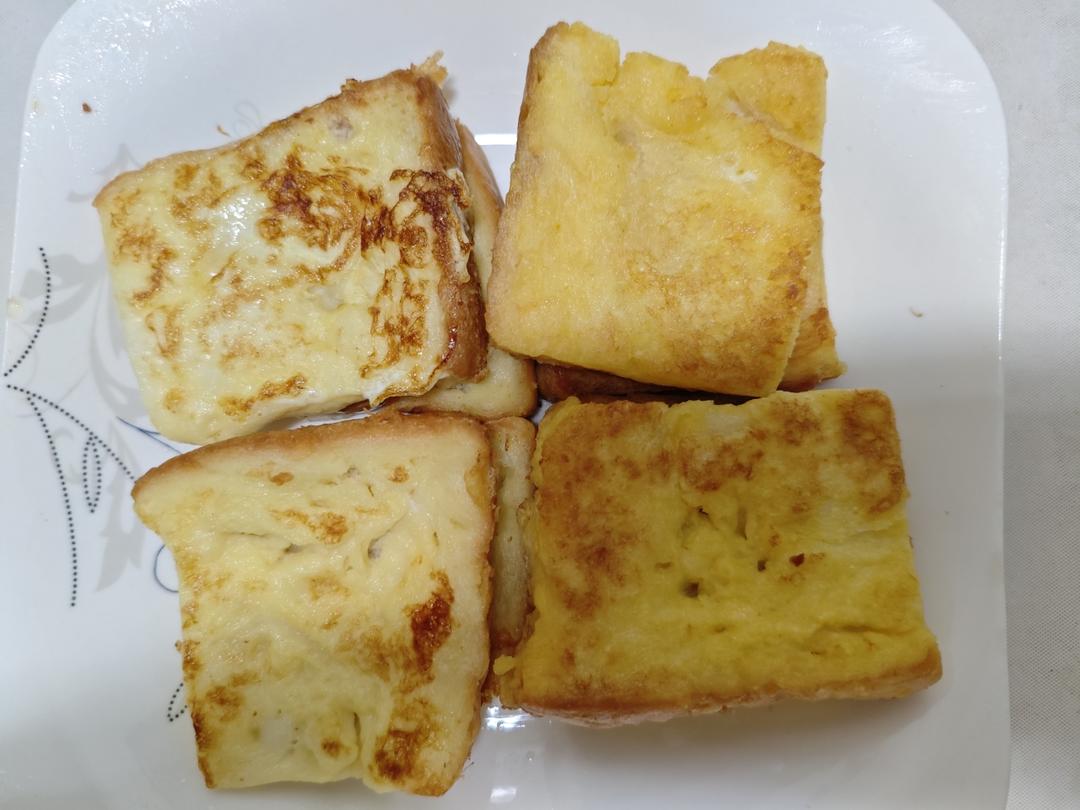 早餐:吐司的100种吃法，煎鸡蛋液裹吐司