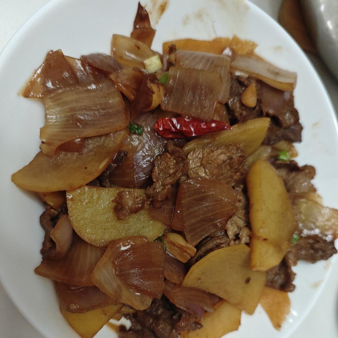 巨下饭的洋葱土豆烧牛肉