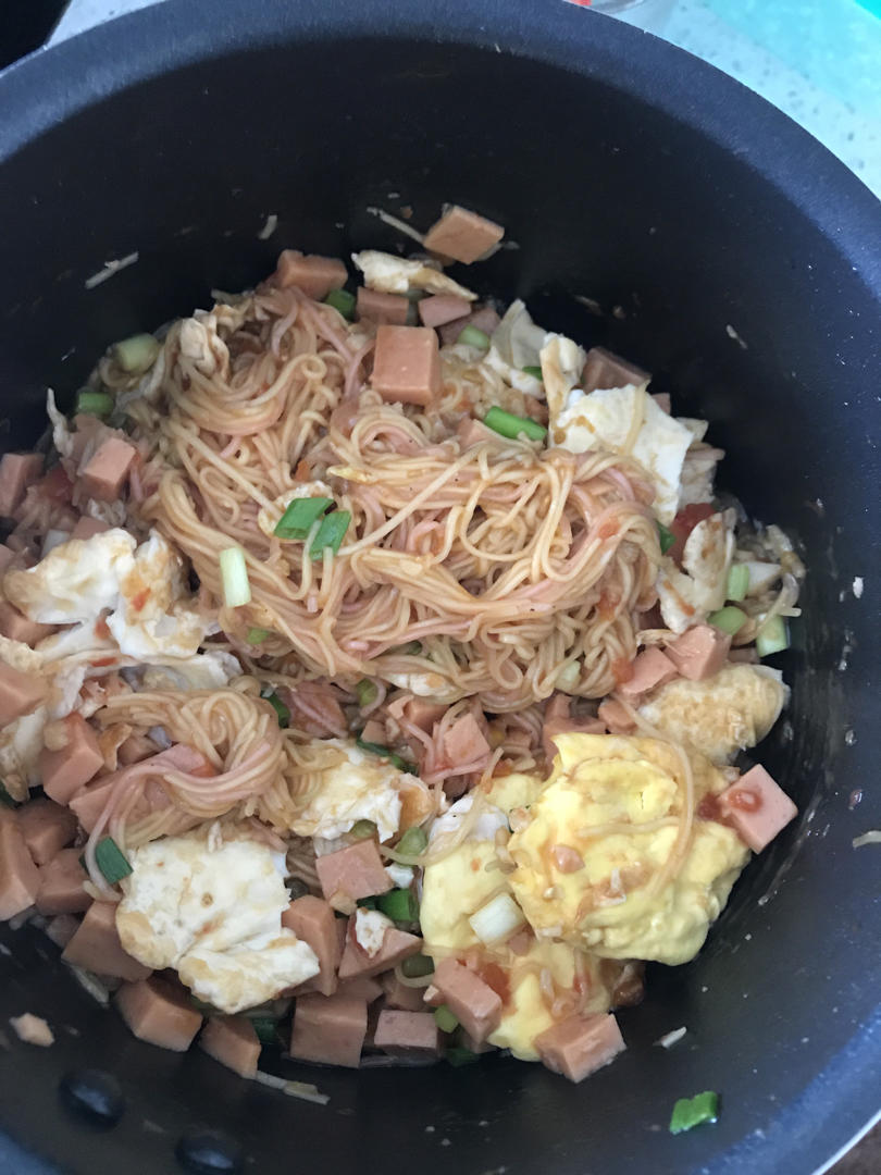 抖音同款·荷包蛋焖面