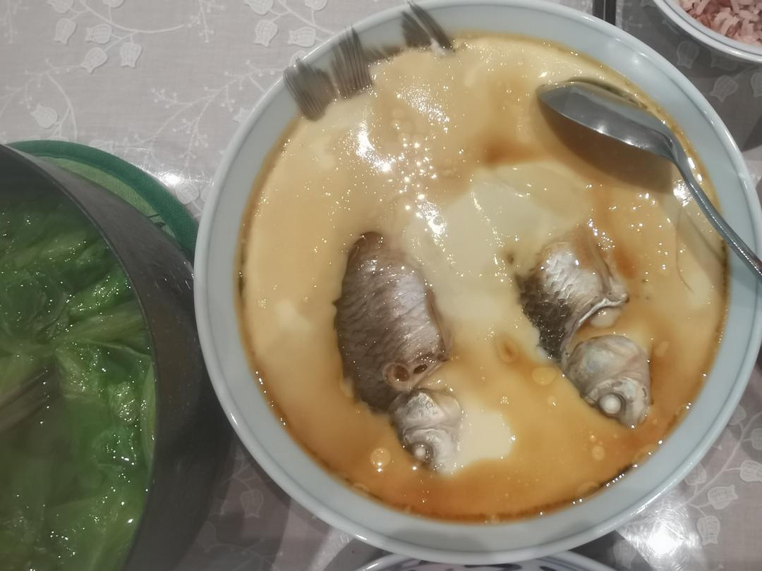 儿时的鲫鱼炖蛋