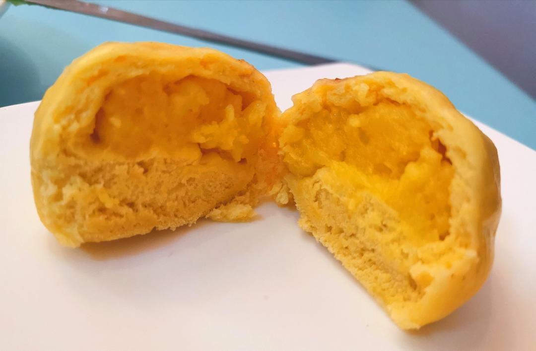 松软香甜的奶黄包，很快就可以搞定。