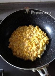 椒盐玉米粒的做法 步骤5